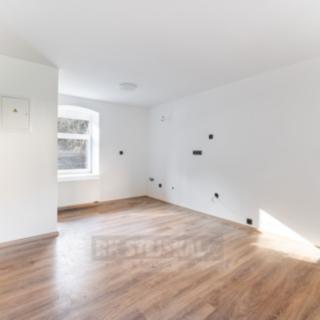 Prodej bytu 2+kk 26 m² Vimperk II, Jirchářská