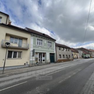Pronájem bytu 2+1 71 m² Trhové Sviny, Nové město