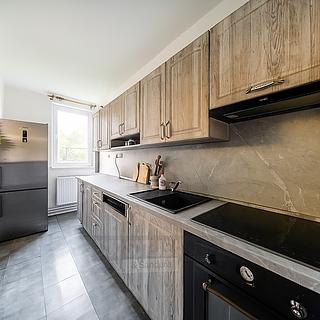 Prodej bytu 3+1 78 m² Lišov Hůrky
