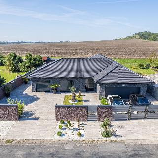 Prodej rodinného domu 241 m² Poděbrady