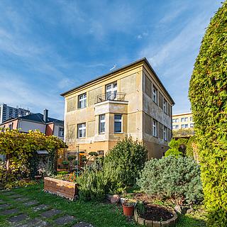 Prodej rodinného domu 215 m² Praha Strašnice, Břežanská