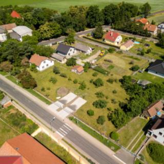 Prodej stavební parcely 1 083 m² Milčice