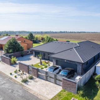 Prodej rodinného domu 241 m² Opolany