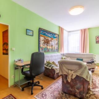 Prodej bytu 2+kk 50 m² Tmaň