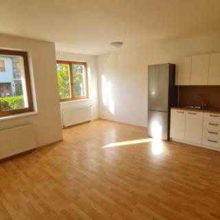 Pronájem bytu 3+kk 61 m² Rudná, Hořelické náměstí