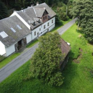 Prodej rodinného domu 600 m² Strašín Zuklín