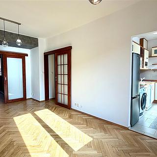 Pronájem bytu 2+1 50 m² Cheb, Jakubská