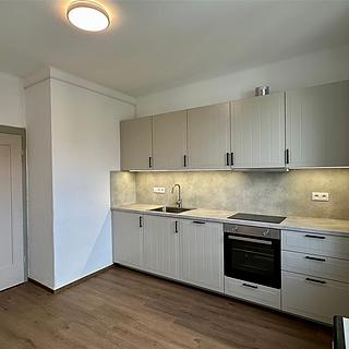 Pronájem bytu 2+1 63 m² Cheb
