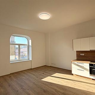 Pronájem bytu 2+kk 52 m² Cheb, Evropská