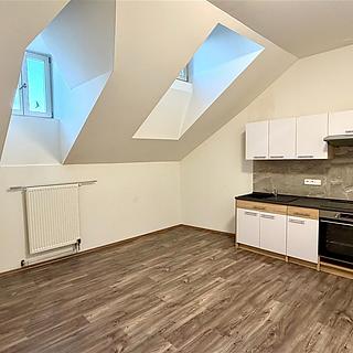Pronájem bytu 1+kk, garsoniery 36 m&sup2; Cheb