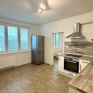 Prodej bytu 2+kk 35 m² Cheb, Lomená