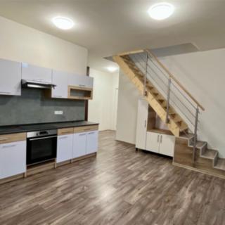 Pronájem bytu 3+kk 90 m² Cheb