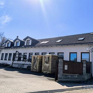 Pronájem výrobního objektu 461 m&sup2; Polná