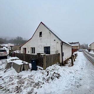 Prodej rodinného domu 84 m&sup2; Vroutek