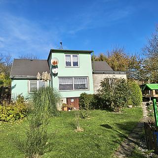 Prodej rodinného domu 100 m² Dolany