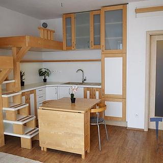 Prodej bytu 1+kk a garsoniéry 29 m² Praha Písnice, Švihovská