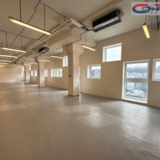 Pronájem skladu 435 m² Měšice