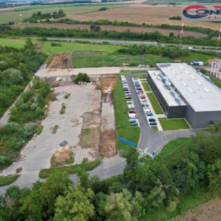 Prodej komerčního pozemku 11529 m² Mochov