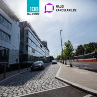 Pronájem kanceláře 873 m² Praha