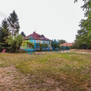 Prodej stavební parcely 1200 m² Jirny