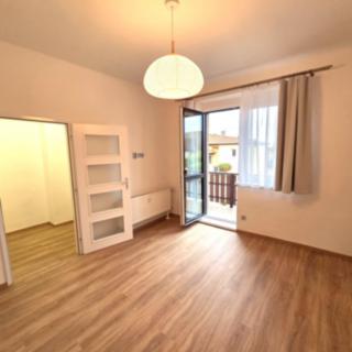 Pronájem bytu 3+1 98 m² Praha Ďáblice, Kokořínská