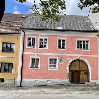 Prodej rodinného domu 255 m&sup2; Chvalšiny