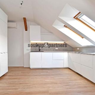 Prodej bytu 3+kk 92 m² Praha