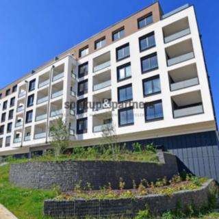 Pronájem parkovacího místa 12 m² Praha