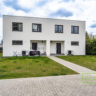 Prodej rodinného domu 123 m&sup2; Káraný
