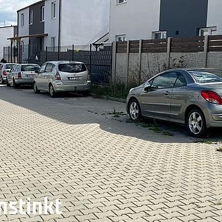 Pronájem parkovacího místa 12 m&sup2; Vochov