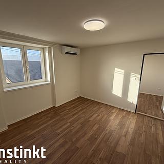 Pronájem bytu 2+1 35 m² Pečice
