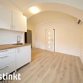 Pronájem bytu 1+1 50 m&sup2; Strážov