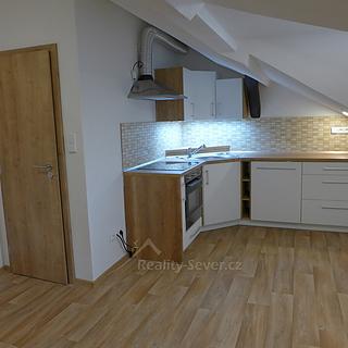 Pronájem bytu 2+1 73 m&sup2; Nový Bor