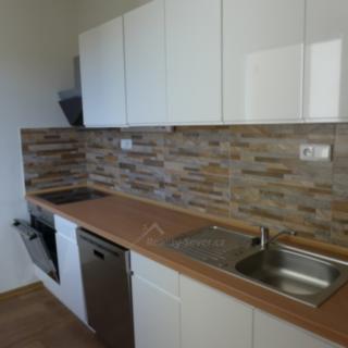 Pronájem bytu 1+1, 39m²