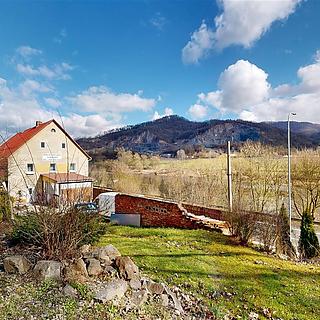 Prodej rodinného domu 313 m² Dobkovice