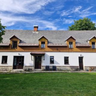 Prodej rodinného domu 500 m² Lovečkovice Náčkovice