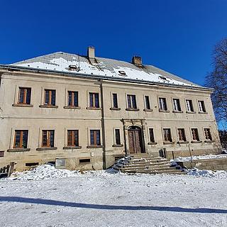 Prodej činžovního domu 1 570 m² Mikulášovice