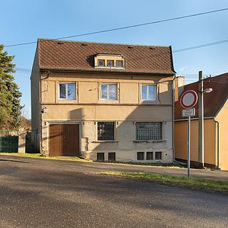 Prodej rodinného domu 273 m&sup2; Košťany