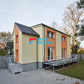 Pronájem bytu 3+kk 71 m² Ostrava Mariánské Hory, Slavníkovců