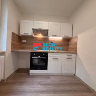 Pronájem bytu 1+kk a garsoniéry 24 m² Ostrava Poruba, náměstí Družby