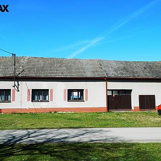 Prodej rodinného domu 455 m² Zálší