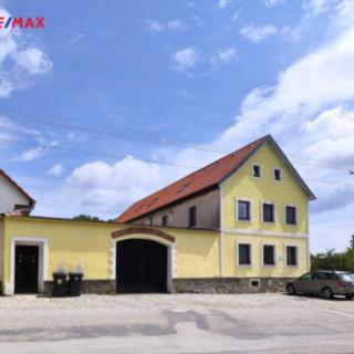 Pronájem bytu 3+kk 90 m² Jindřichův Hradec Buk