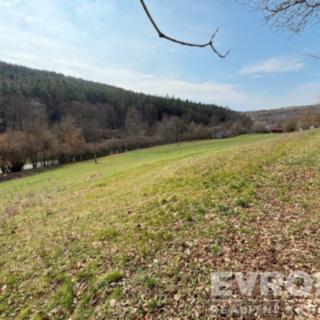 Prodej stavební parcely 9737 m² Šarovy