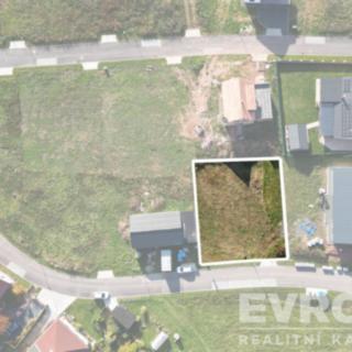 Prodej stavební parcely 736 m² Hostinné