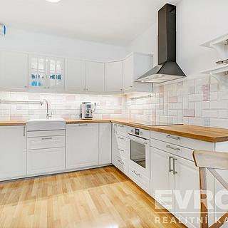 Prodej bytu 3+kk 98 m² Praha Strašnice, Zvěřinova