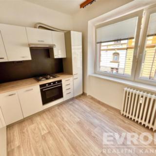 Pronájem bytu 2+1 75 m² Praha