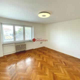 Pronájem bytu 3+1 60 m² Pardubice Ohrazenice, Trnovská