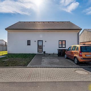 Prodej bytu 2+kk 53 m² Hrádek