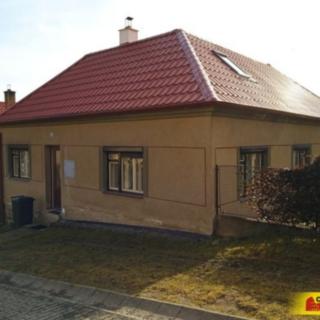 Pronájem rodinného domu 110 m² Ostrov u Macochy