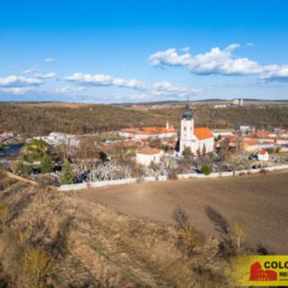 Prodej stavební parcely 702 m² Oslavany